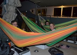 Nuitée en hamac sur le pont du bateau