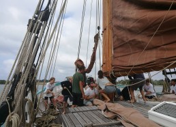 Opération hissage de Grand Voile