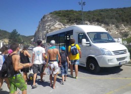 Direction la plage grâce aux autocars MASSINI de Bonifacio