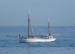 « La Fleur » au mouillage