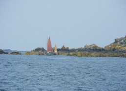 Un joli canot dans l’archipel des Sept Iles 