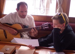 Frédéric et Emma invente une chanson