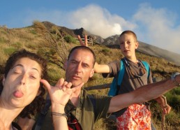 Nathalie, Philippe et Régis au pied du volcan !
