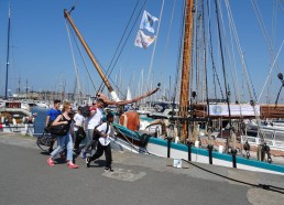 Arrivée des matelots à bord de la Fleur de Lampaul