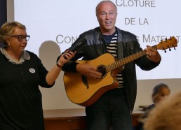 Olivier Rech chante l’hymne des Matelots de la Vie