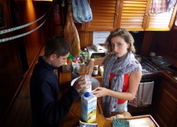 Loïc et Alexandra eux aussi confectionnent la pâte