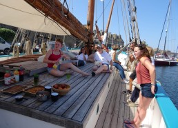 Partage d’un délicieux goûter sur le pont