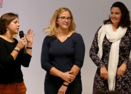 Chloé, chef d’expédition, Élise, responsable médicale et Charlotte, encadrante