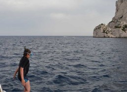 Florent saute depuis le bateau