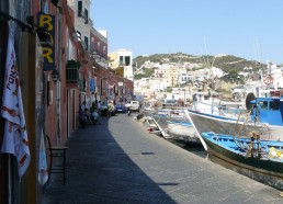 Le petit port de Ponza