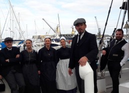 Un grand merci aux danseurs et musiciens