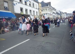 Défilé dans les rue de Concarneau