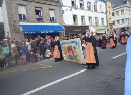 Défilé dans les rue de Concarneau