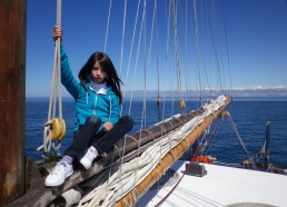 Mathilde sur la bôme