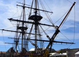 Retour au 18ème siècle quand l’Hermione embarquaient 350 matelots et officiers