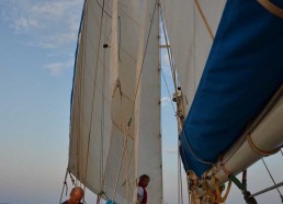 On hisse les voiles