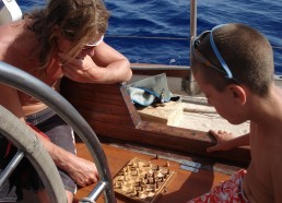 En navigation, partie d’échecs au sommet !