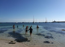 Première baignade pour les matelots