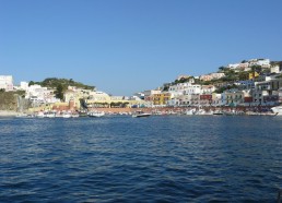 Le petit port de Ponza