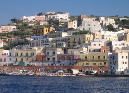 Le petit port de Ponza