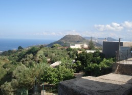 Vue sur Lipari depuis la maison des Fonti