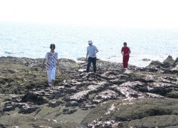 Des matelots sur les rochers