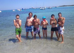 Au dessert pastèque pieds dans l’eau, il fait trop chaud !