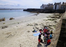 Pique nique sur la plage à Sein...