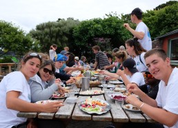 Superbe banquet préparé et offert par les membres de l