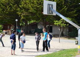 Pas de répit pour les matelots, Clément organise un basket au Razay