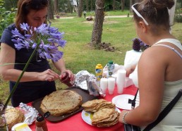 Les matelots savourent les crêpes