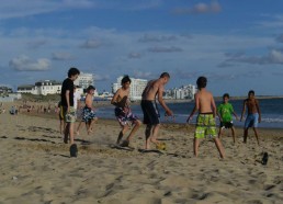 Petit Foot sur la plage, les matelots gagnent 3-2