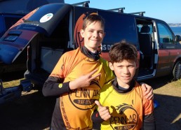 Lucas et Emiliano prêts à surfer