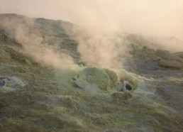 Les fumeroles de souffre du volcan de « la Fossa » sur l’île de Vulcano