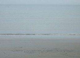 Œuvre des matelots sur le sable