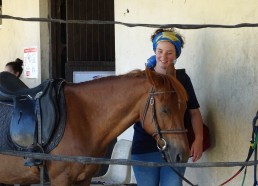 Romane parle à l’oreille des chevaux