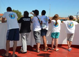 Les matelots profitent d’une belle vue sur la Rochelle