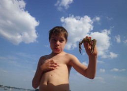 Nathan et son crabe