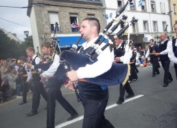 Défilé dans les rue de Concarneau