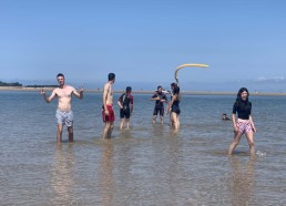 Baignade des matelots sous un beau soleil