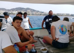 Yannis, parrain de l’expédition est à bord du Fleur de Lampaul