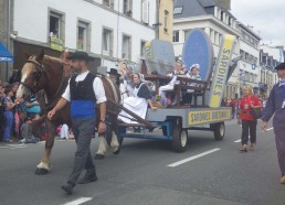 Défilé dans les rue de Concarneau