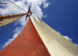 Le Bora Bora sous voiles