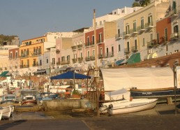 Le petit port de Ponza