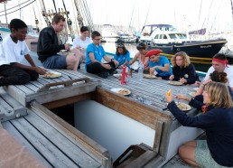 Repas sur le pont