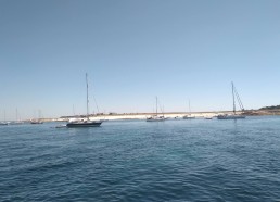 Bateaux au mouillage aux Glénans