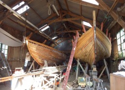 Deux bateaux en restauration