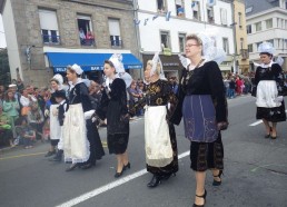 Défilé dans les rue de Concarneau