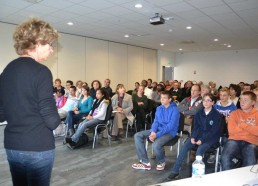 Françoise, Présidente de l’association présente le bilan de l’année 2012