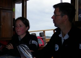 Laurie et Antoine, agents du Parc naturel marin d’Iroise